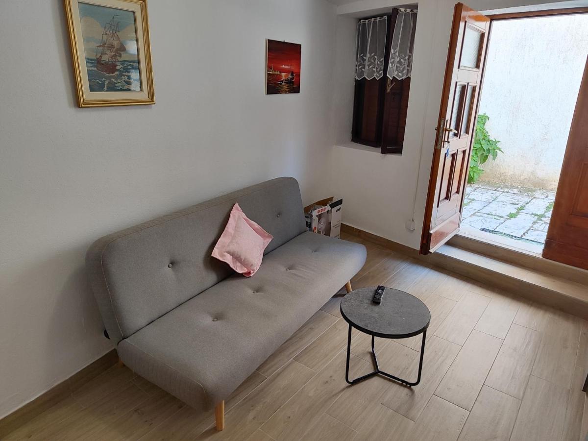Rd22 Apartment Ровінь Екстер'єр фото